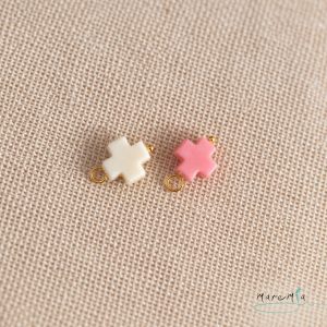Charms cruz resina