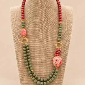 Collar Largo Resina Tallada y Piedra Volcánica