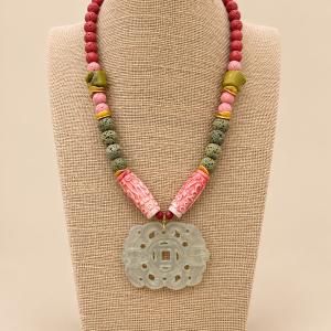 Collar Jade Con Piedras Naturales Coral/Verde Oliva.